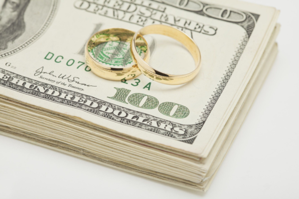 Alliances sur un tas de billets
